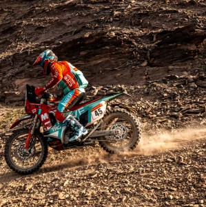 九游APP中心-四载达喀尔 黄沙淬铁骑 凯越三夺赛段冠军迎来涅槃时刻