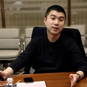 九游体育在线网站-卷走53亿！又一大佬带全家跑路，欠中国银行20亿，投资者血本无归